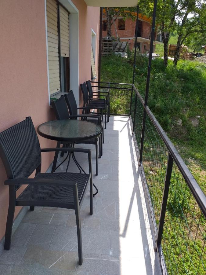 Apartmaji Ursic Kobarid Esterno foto