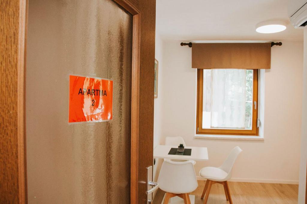 Apartmaji Ursic Kobarid Esterno foto