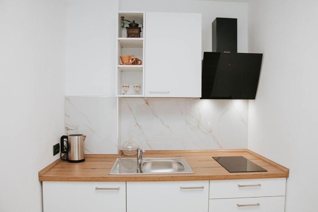 Apartmaji Ursic Kobarid Esterno foto