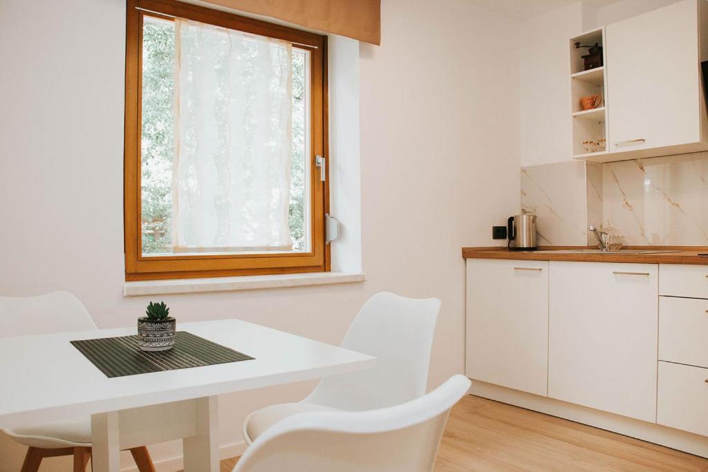 Apartmaji Ursic Kobarid Esterno foto