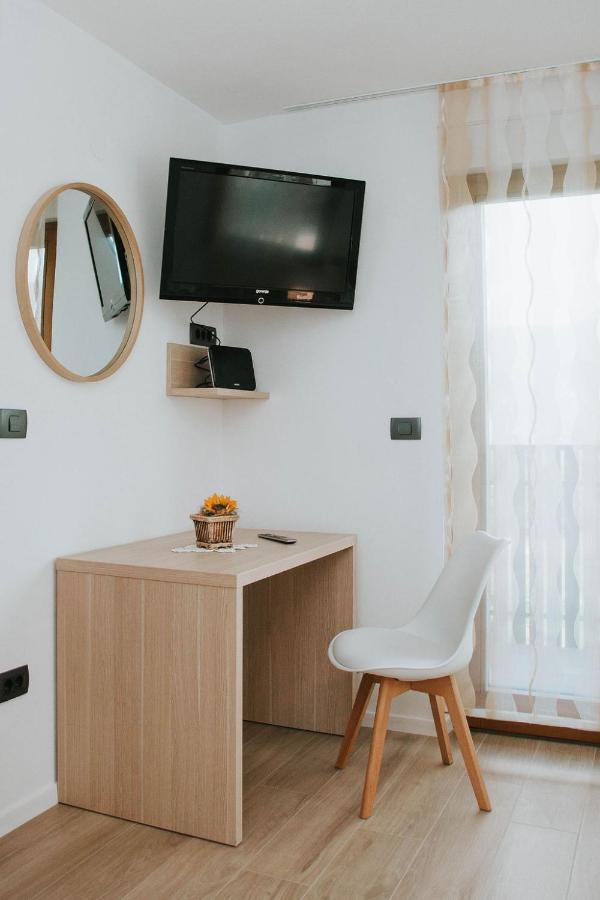 Apartmaji Ursic Kobarid Esterno foto