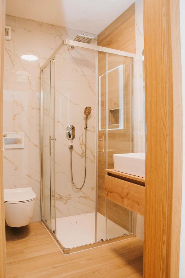 Apartmaji Ursic Kobarid Esterno foto