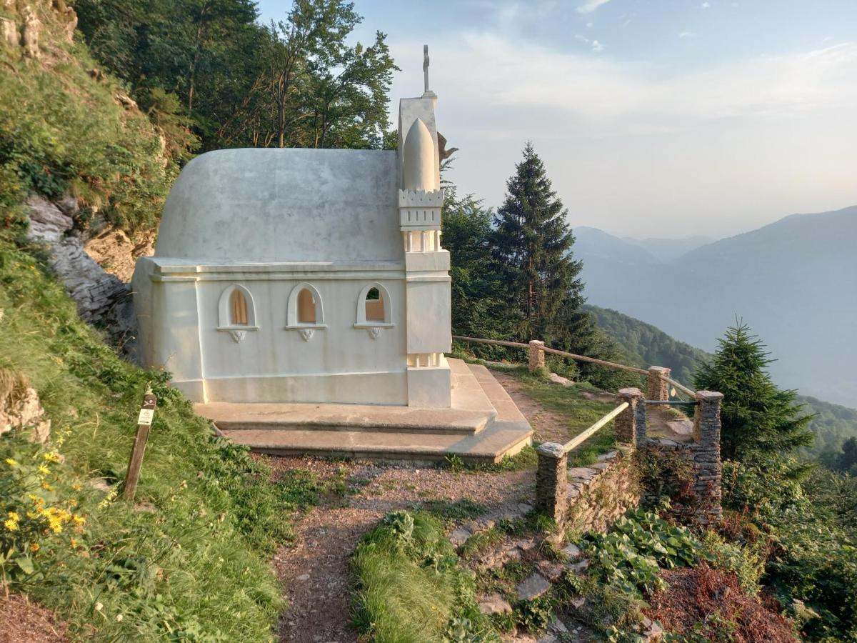 Apartmaji Ursic Kobarid Esterno foto