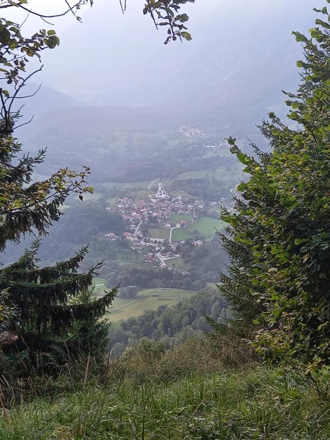 Apartmaji Ursic Kobarid Esterno foto
